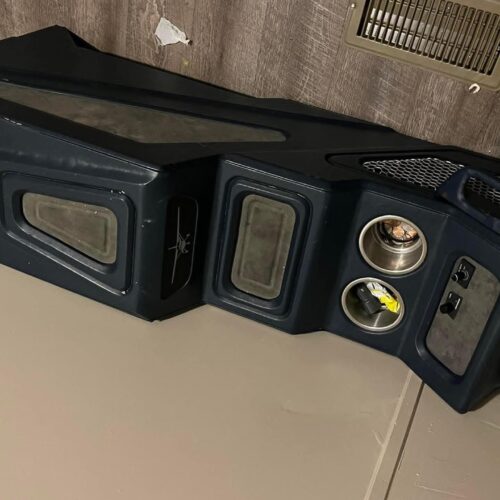 center console with speakers